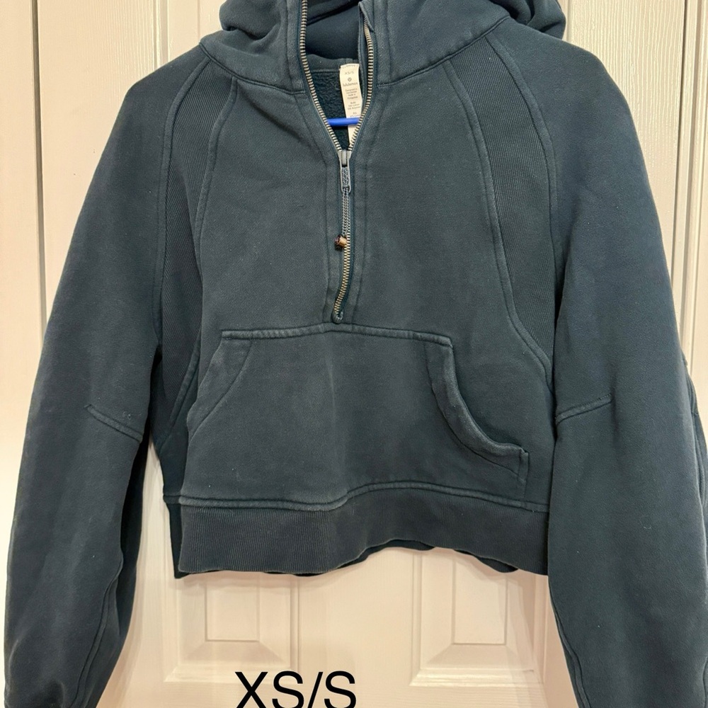 Cropped Half-Zip Hooded Sweatshirt in Deep Teal